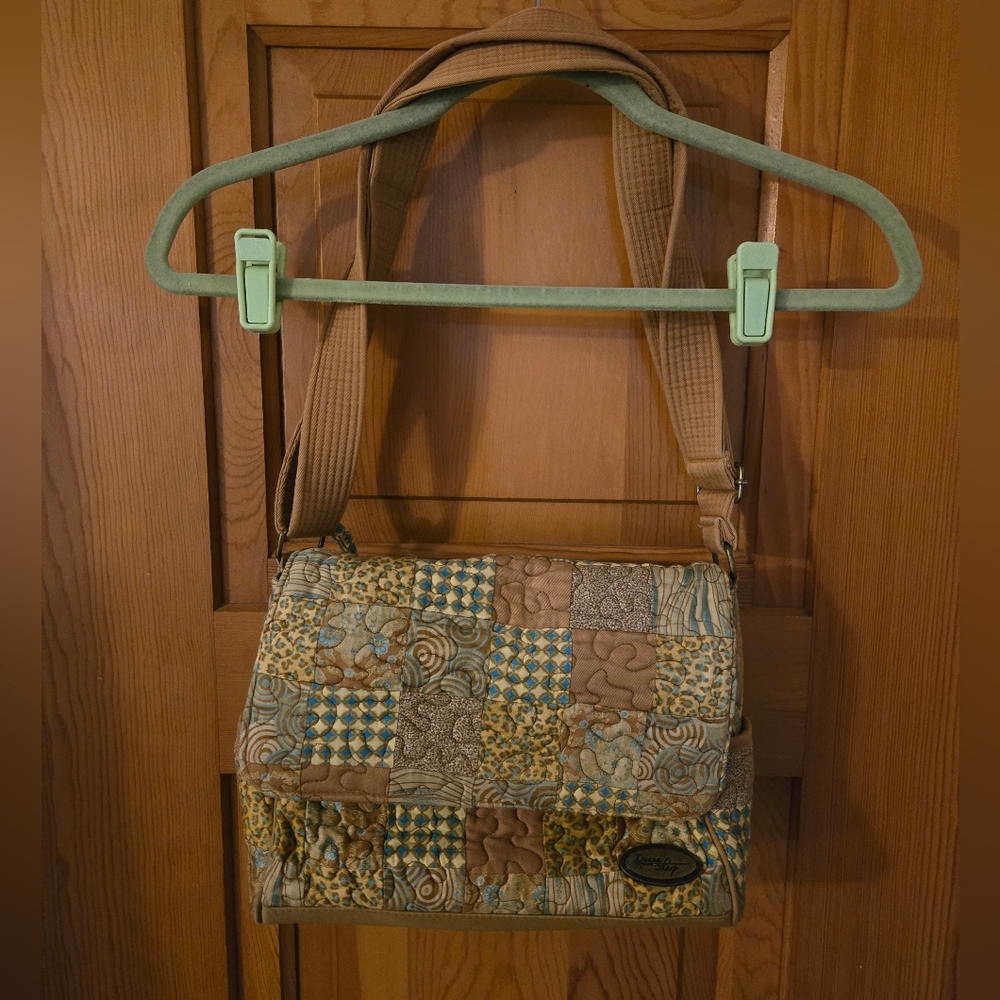 Donna Sharp Quilted Patchwork Crossbody Purse Mes… - image 1